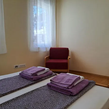 סקופיה Bright Top Floor Apartment With Free Parking מראה חיצוני תמונה