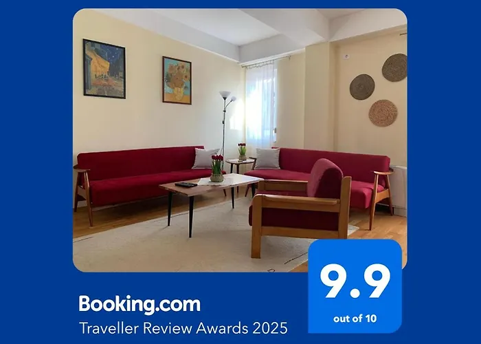 Bright Top Floor Apartment With Free Parking