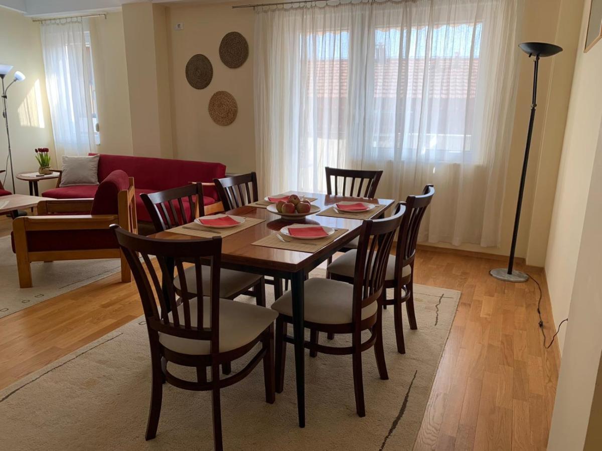 דירה Bright Floor With Free Parking