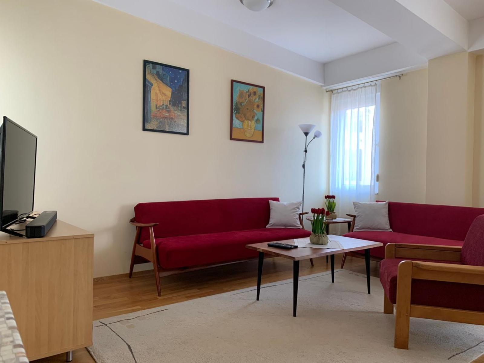 Bright Floor With Free Parking סקופיה