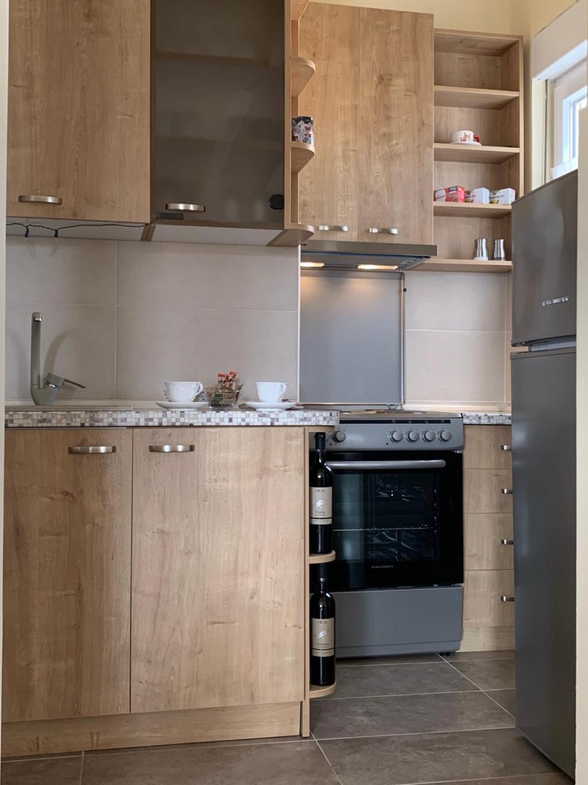 דירה Bright Floor With Free Parking סקופיה